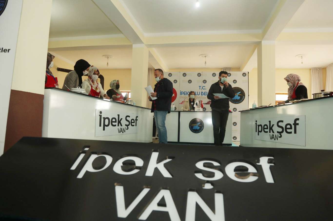 Van'da "İpek Kadınlar Yöresel Yemek Yarışması" düzenlendi Van'da "İpek Kadınlar Yöresel Yemek Yarışması" düzenlendi